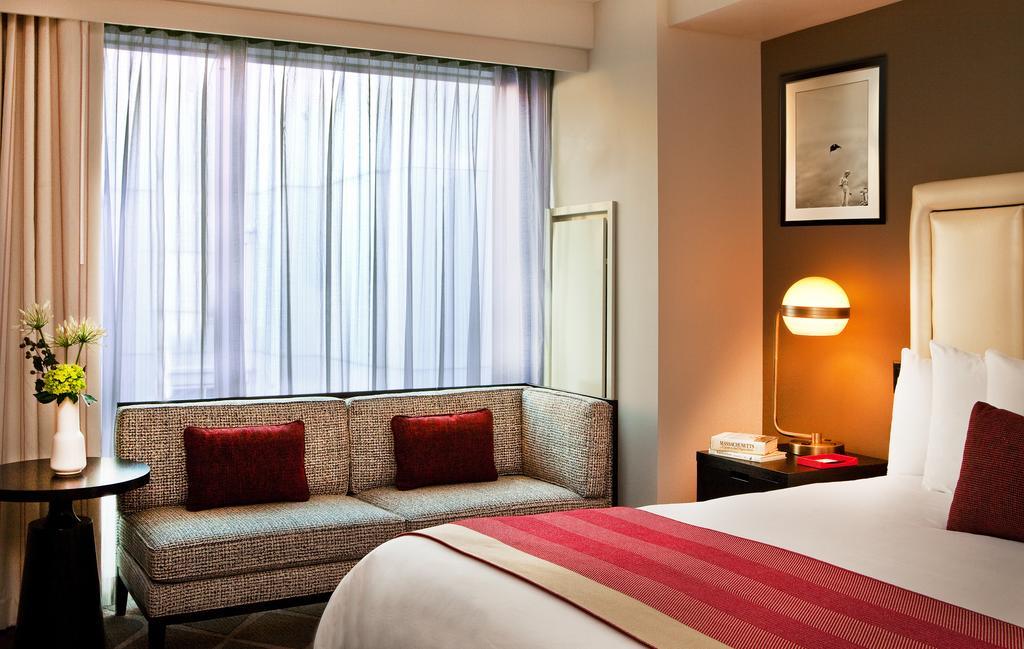 Hotel Commonwealth Boston Eksteriør billede A room at the hotel