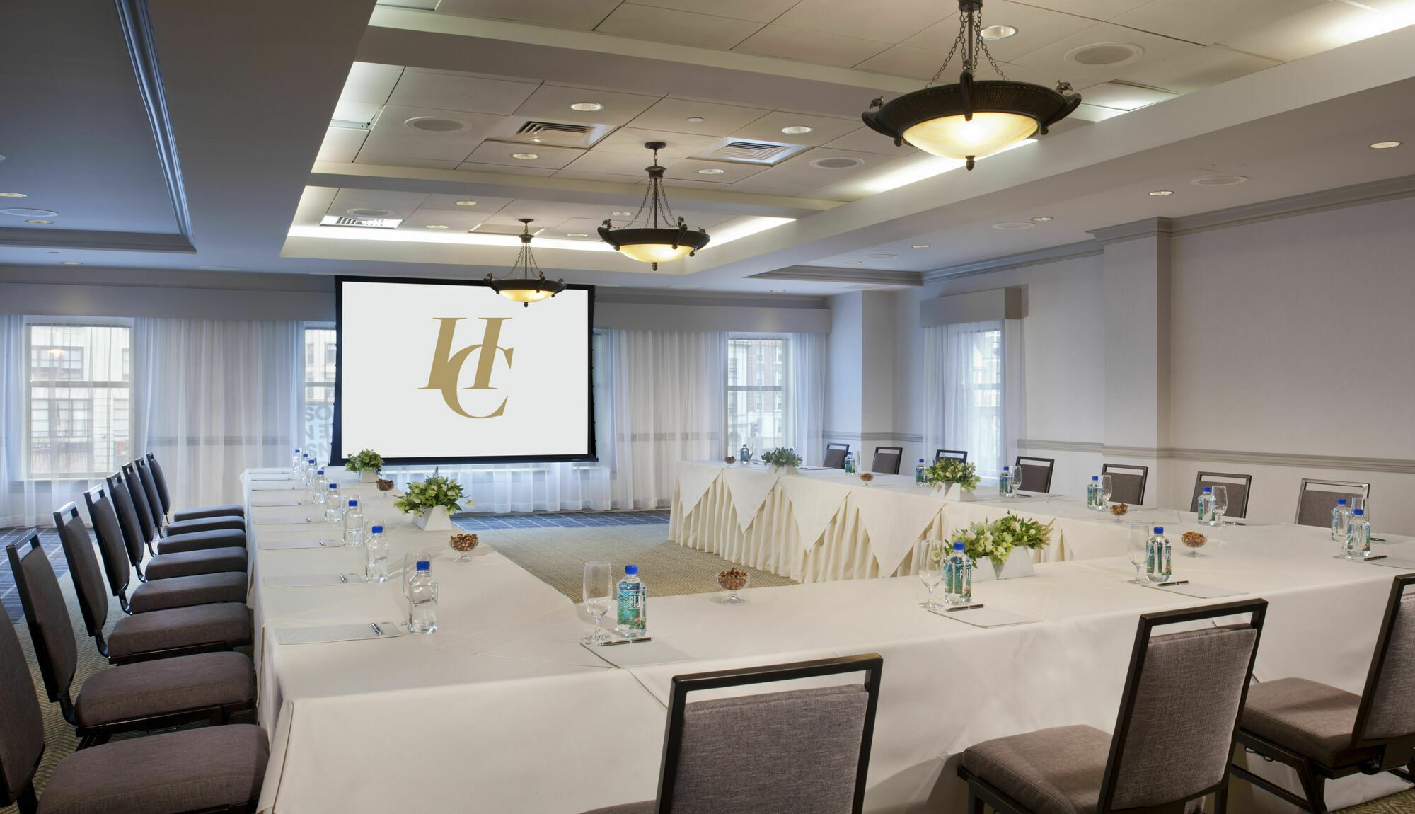 Hotel Commonwealth Boston Eksteriør billede Meeting room at the Kimpton Hotel in San Francisco